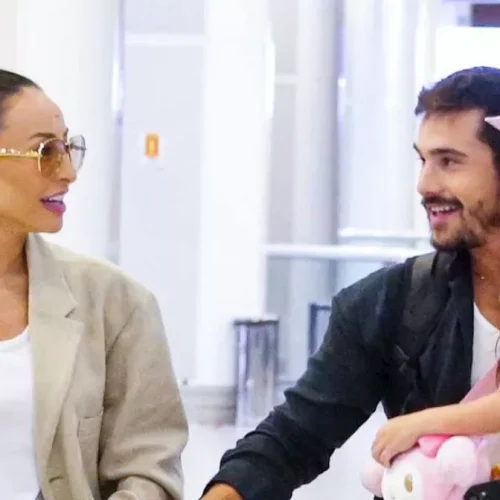 Sabrina Sato Compartilha Primeiro Registro da Lua de Mel com Nicolas Prattes e Zoe: O Casal Está Mais Apaixonado do que Nunca!